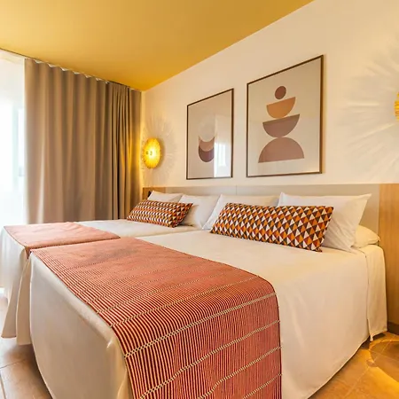 호텔 Ohtels La Hacienda 라피네다