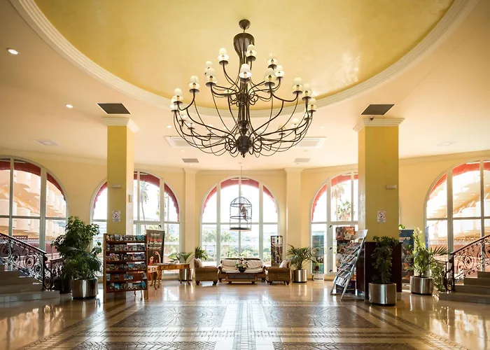 호텔 Ohtels La Hacienda 라피네다